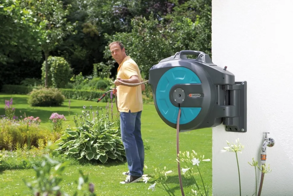 Gardena Comfort Wand-Schlauchbox 35 m mit RollUp-Automatik