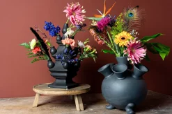 Heinen Delfts blau x Intratuin Tulpenvase schwarz D 25 H 30 cm