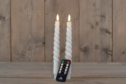 Rustik Lys Stabkerzen Swirl weiß 8,5 Std. 2 St.