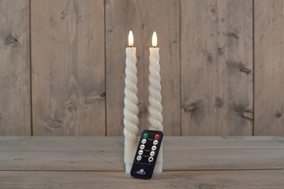 Rustik Lys Stabkerzen Swirl creme 8,5 Std. 2 St.