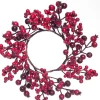 Weihnachtskranz mit Beeren und Hagebutten D 12/25 cm